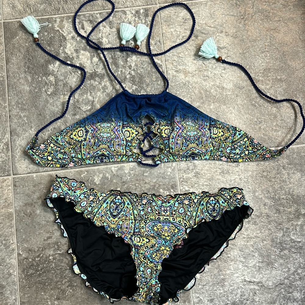 Victoria’s Secret bandeau bikini